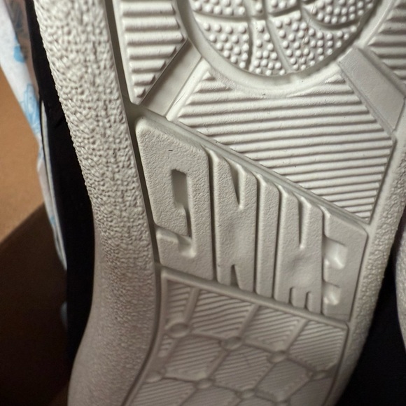 Patrick Ewing Black and Red Men's Sneakers both or 25 single - Picture 8 of 10